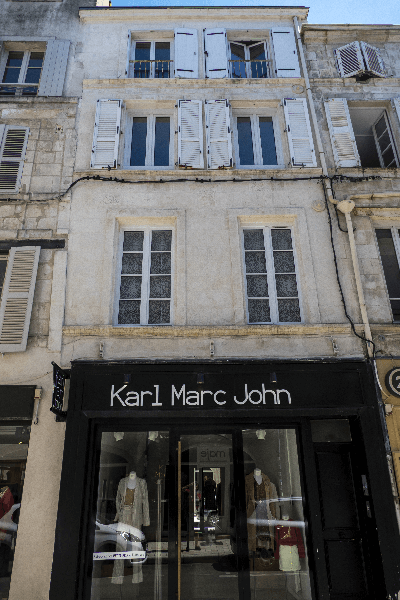 Devanture magasin karl marc john rénovée par entreprise ripeau martel